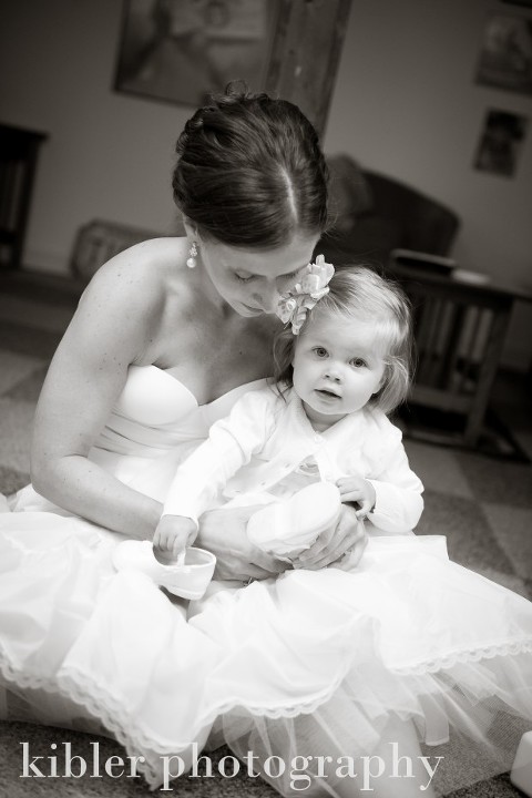 mother and daughter before wedding
