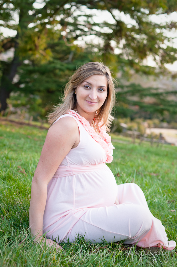 beautiful outside maternity photo