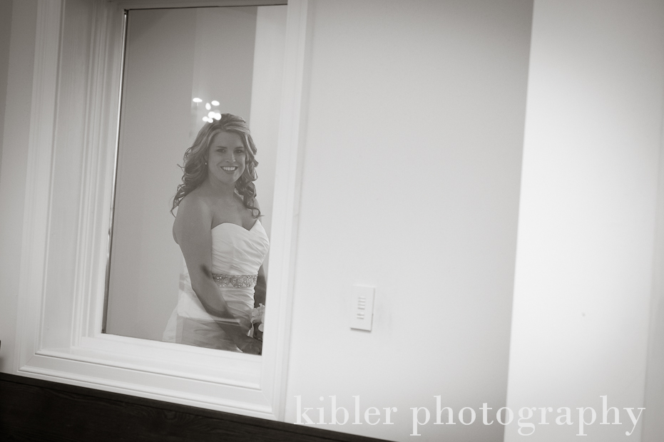 Kristen and Will bride before she walks down the aisle of memorial baptist in Staunton