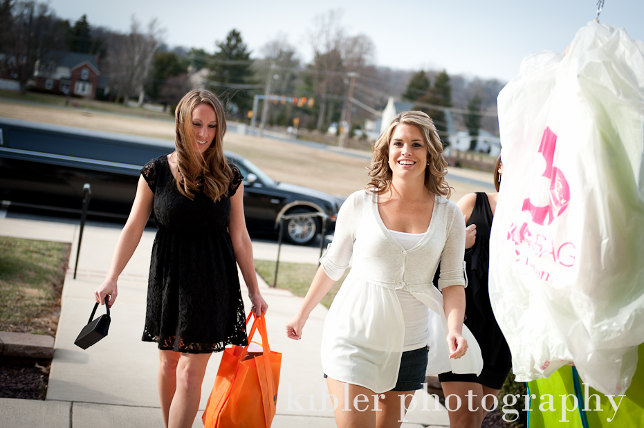 Kristen and Will bride arrives to church photo