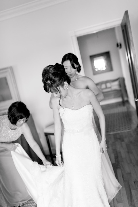 Early Mountain Vineyards wedding photographer - bride getting ready-0678