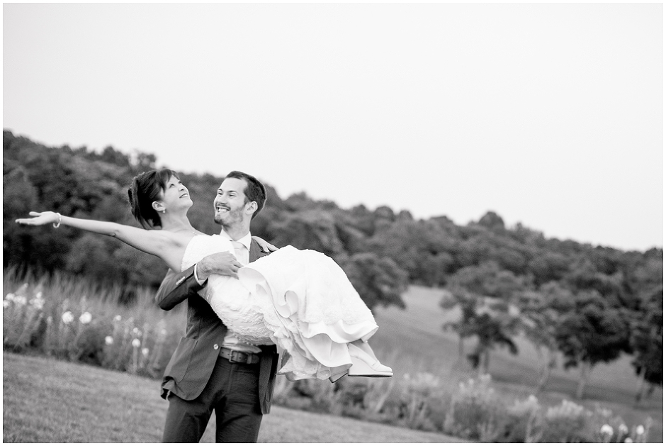 wedding bliss at Early Mountain Vineyards-2106.jpg