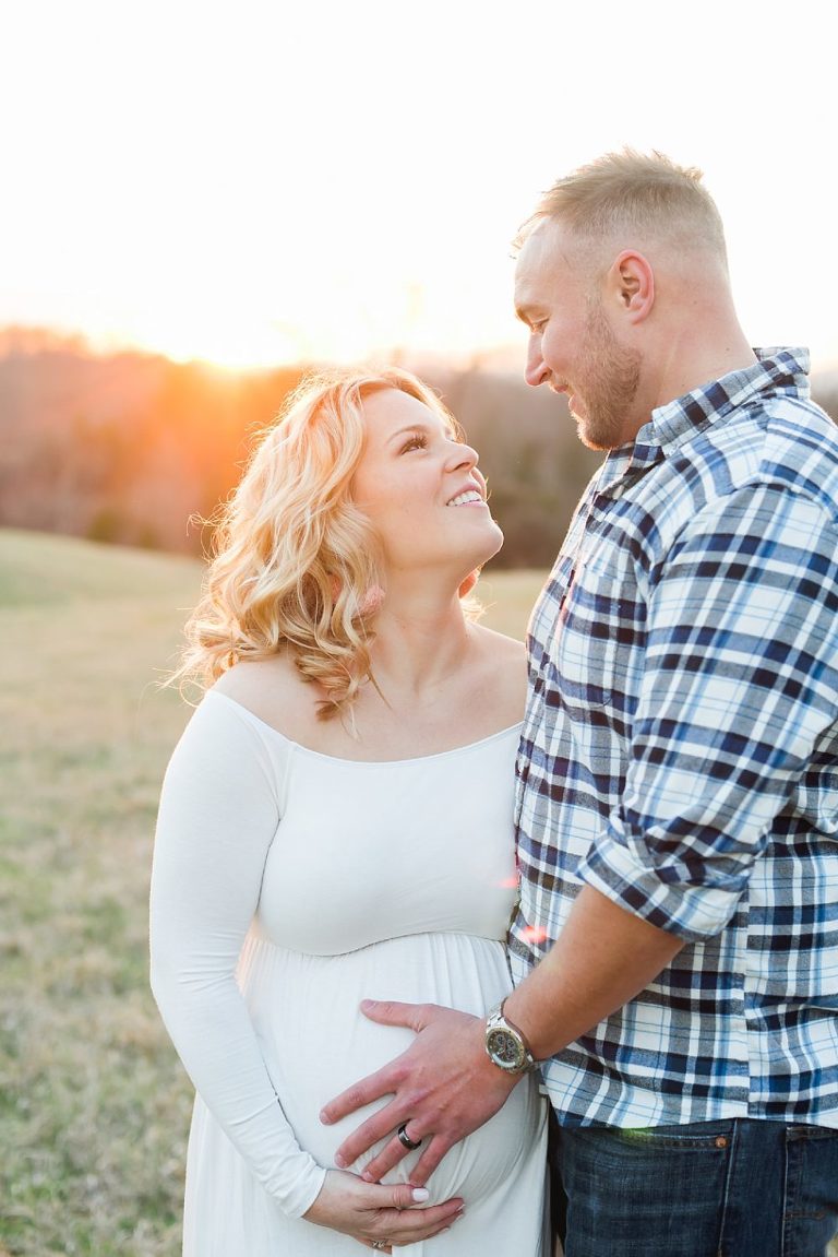 country outdoor maternity session by Virginia photographer