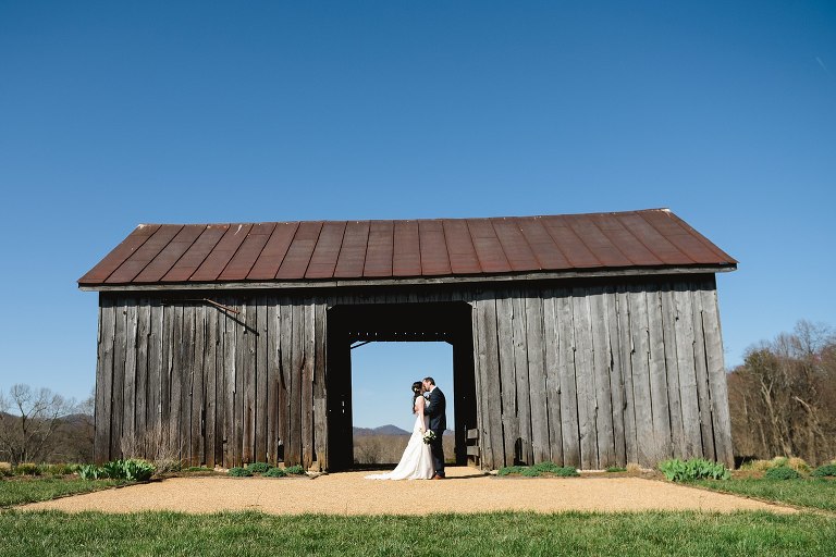 Barn wedding photos at Early Mountain Vineyard Wedding 2018 Alex & Paula-9744.jpg