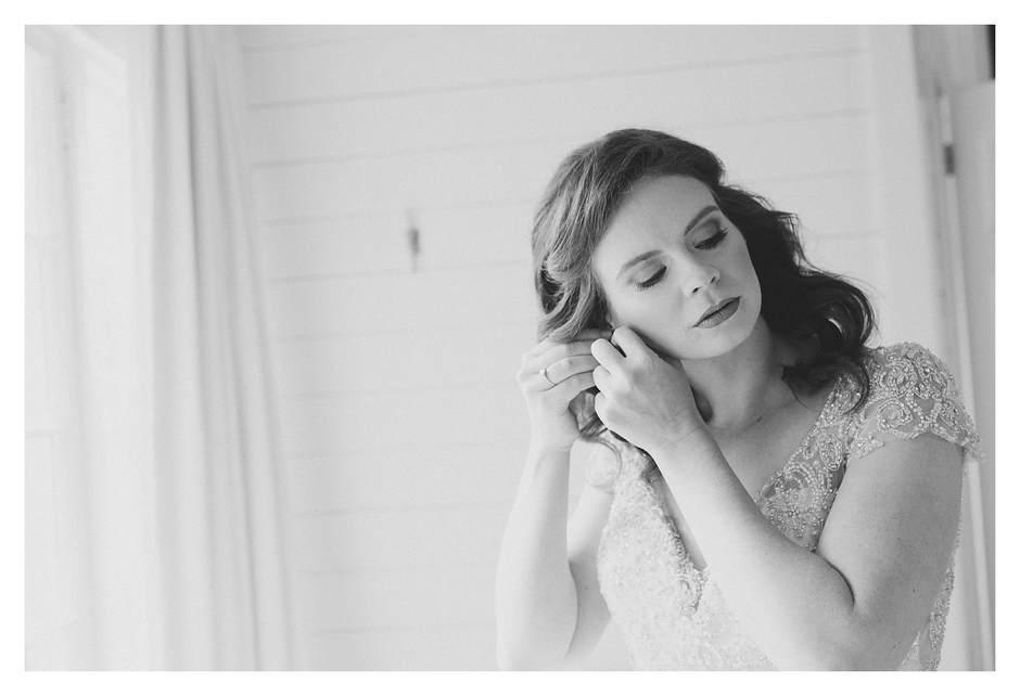 bride getting ready at clifton inn charlottesville va wedding venue